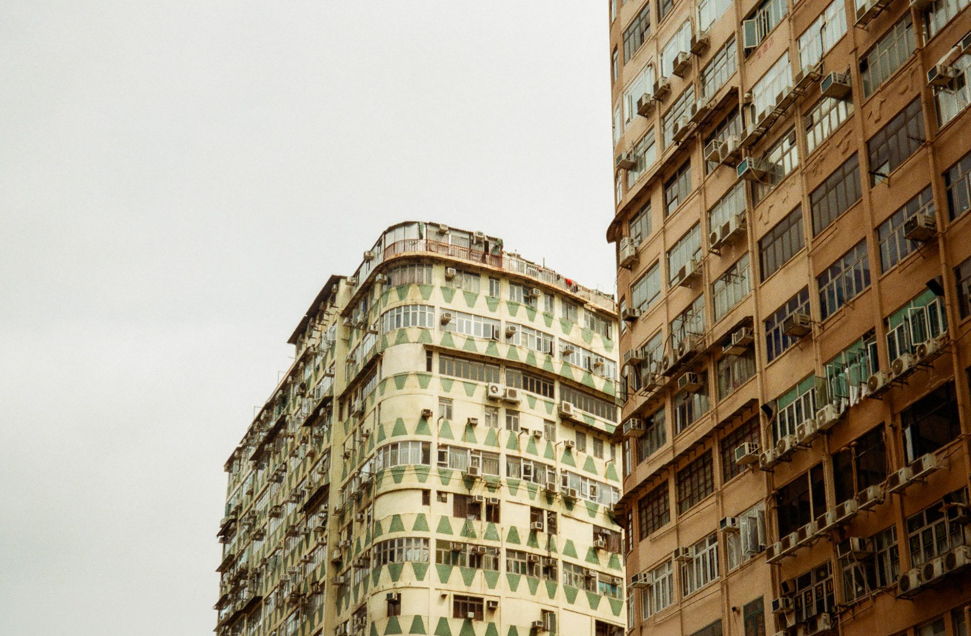 Two blocks, green triangles